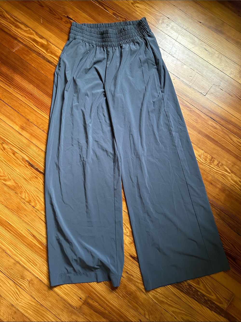 Vuori wide leg villa pant in blue
